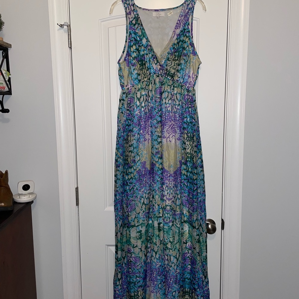 Sleeveless V-Neck Floral Maxi Dress in Turquoise & Purple